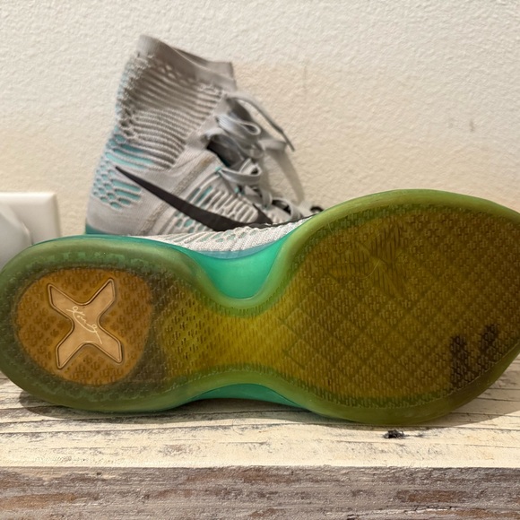 Nike Gray and Teal High-Top Sneakers - Picture 3 of 6